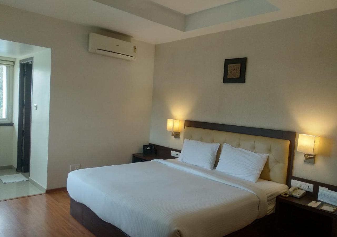 Grand Arcadia Hotell Tiruchirappalli Exteriör bild