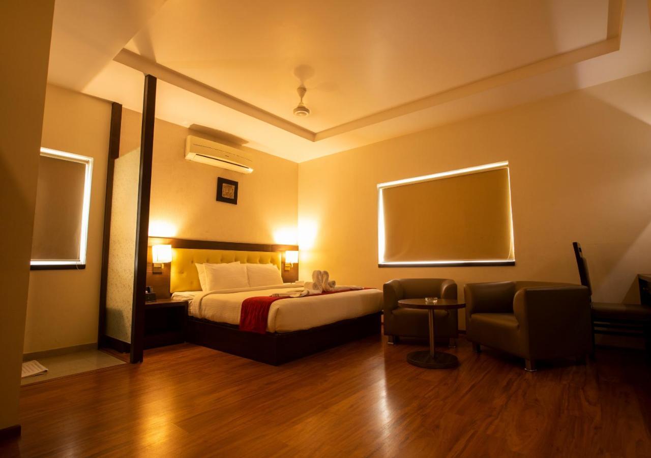 Grand Arcadia Hotell Tiruchirappalli Exteriör bild