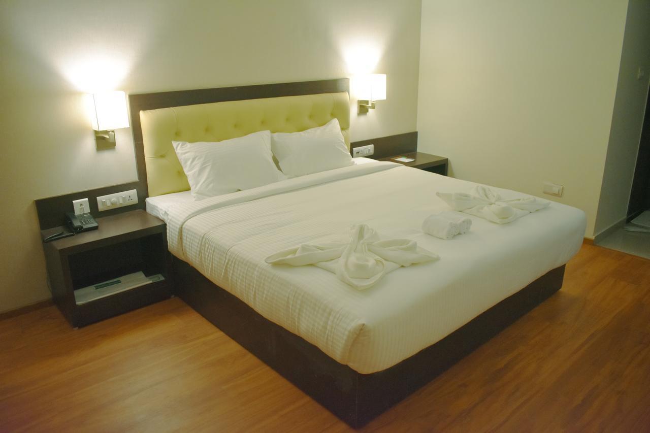 Grand Arcadia Hotell Tiruchirappalli Exteriör bild